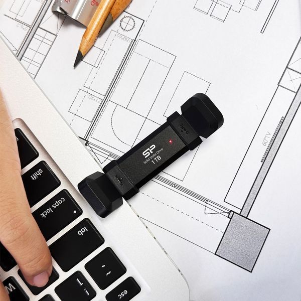 Зовнішній SSD Silicon Power DS72 250GB USB 3.2 Gen 2 USB-A + USB-C (SP250GBUC3S72VPK) Чорний SP250GBUC3S72VPK фото