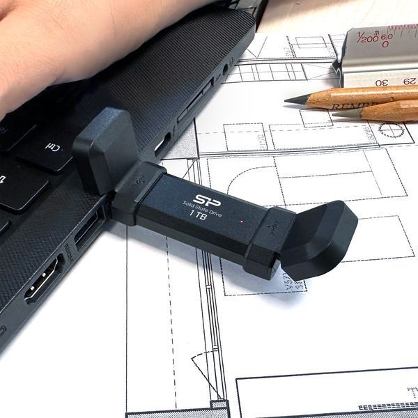 Зовнішній SSD Silicon Power DS72 250GB USB 3.2 Gen 2 USB-A + USB-C (SP250GBUC3S72VPK) Чорний SP250GBUC3S72VPK фото